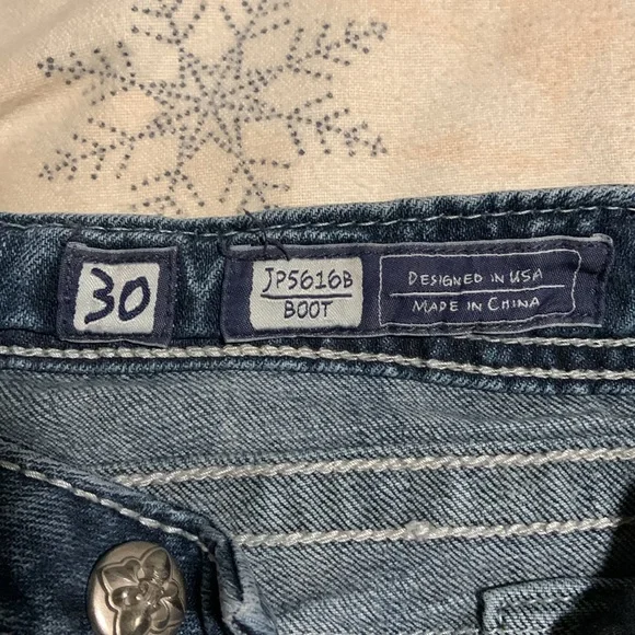 Miss Me Boot Jeans size 30 approx hemmed length 31” - Picture 3 of 9